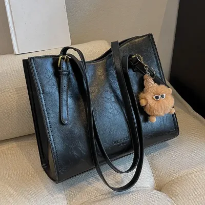 VERSATILE SHOULDER BAG 8